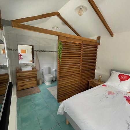 Bungalow "Doussin' Kreyol", Au Calme A 150M De La Plage Grande Anse 外观 照片