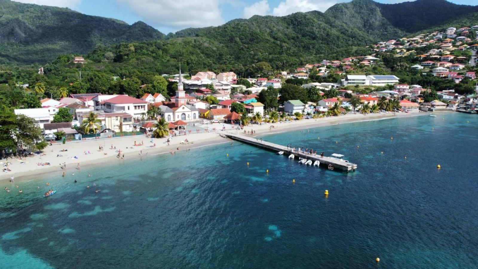 Bungalow "Doussin' Kreyol", Au Calme A 150M De La Plage Grande Anse 外观 照片