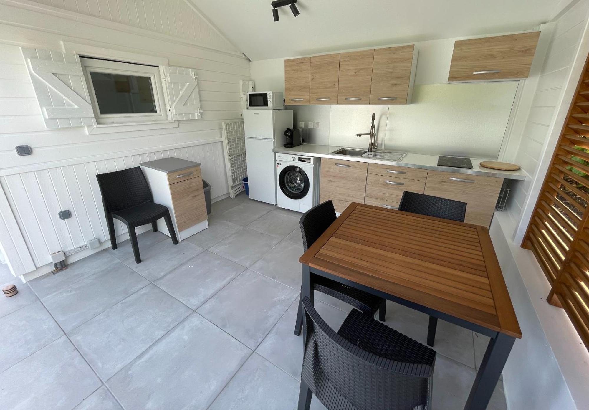 Bungalow "Doussin' Kreyol", Au Calme A 150M De La Plage Grande Anse 外观 照片